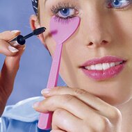 Wimpern-Butler 