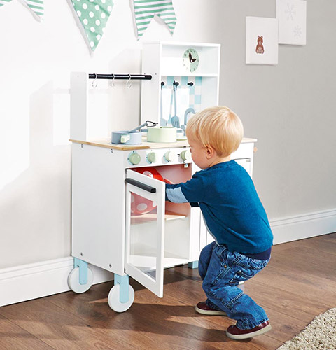 Kinderküche aus Holz