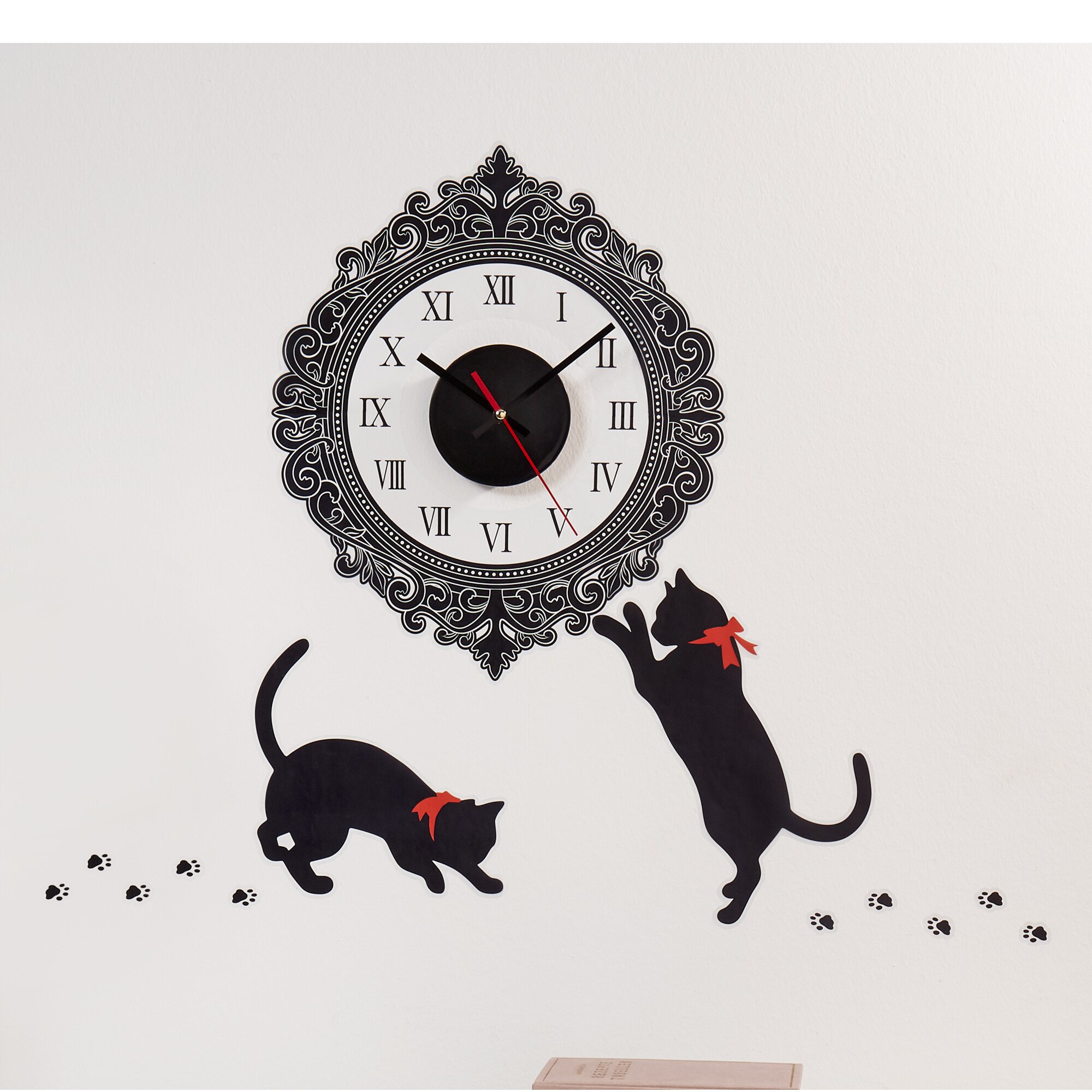 Horloge autocollante « Chatons »
