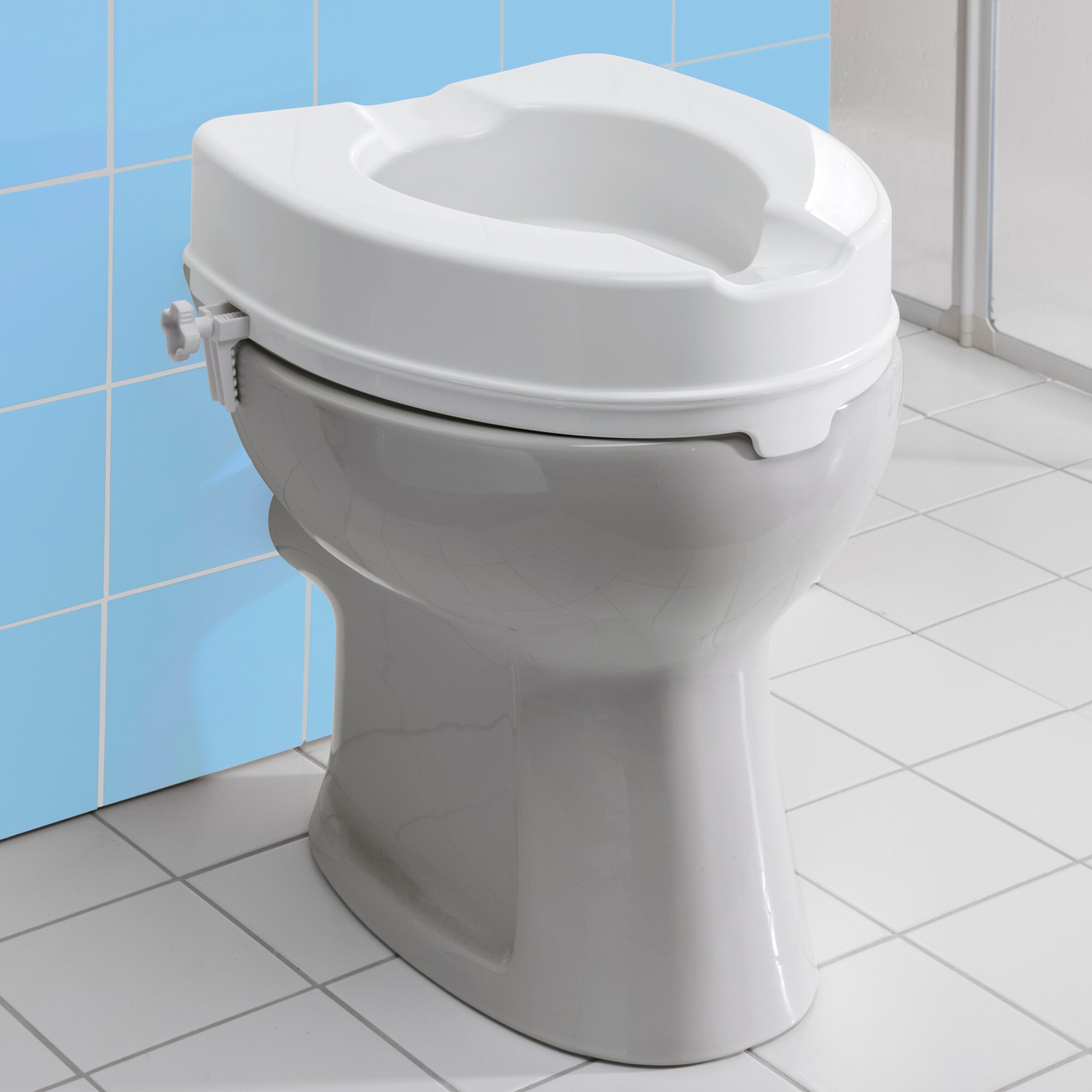 Toilettensitzerhöhung mit Deckel von REHAFORUM MEDICAL