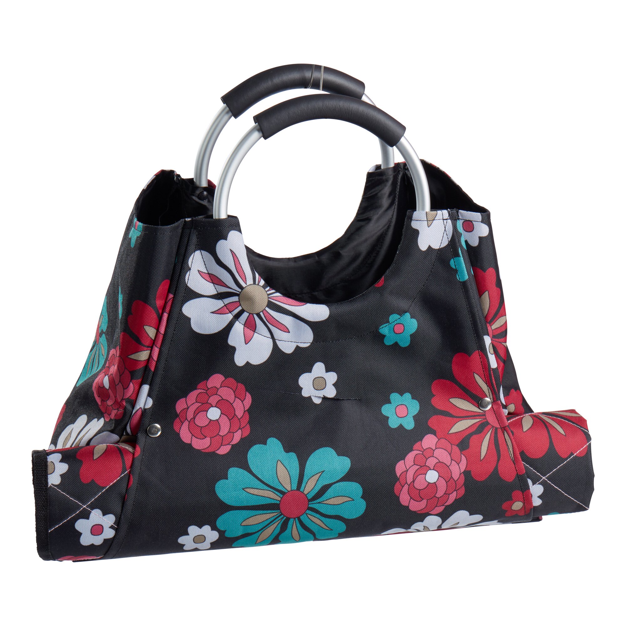 Korbtasche mit Picknickdecke