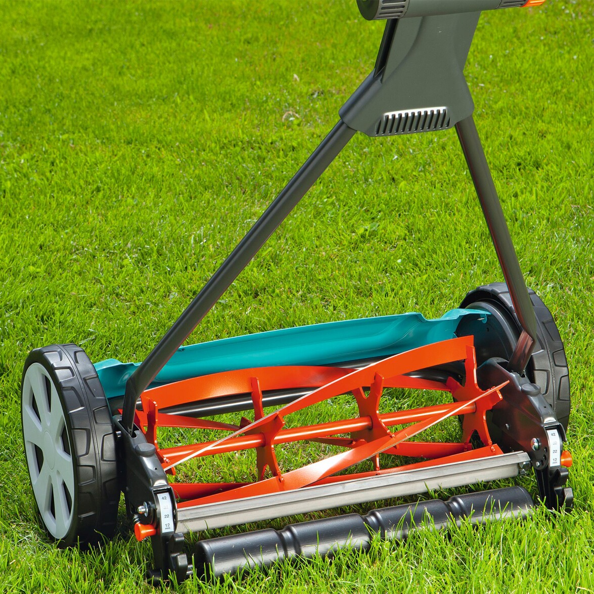 Gardena Spindelrasenmäher mit PräzisionsSchneidetechnik "Classic 400
