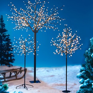 Baum mit LED Ballkugeln