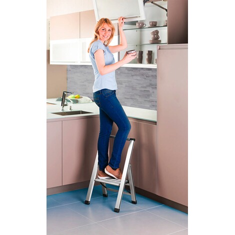 WENKO  Alu-Design Klapptrittleiter 1-stufig Silber, rutschfeste Haushaltsleiter, Sicherheits-Stehleiter 9