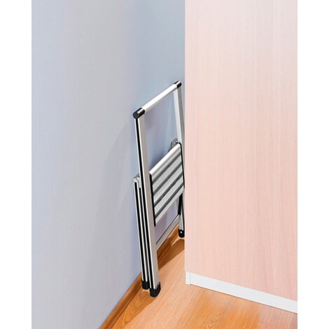 WENKO  Alu-Design Klapptrittleiter 1-stufig Silber, rutschfeste Haushaltsleiter, Sicherheits-Stehleiter 11